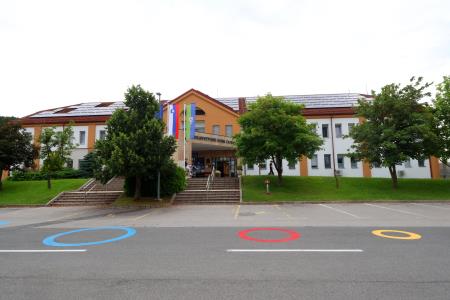 NAPIS ZDRAVSTVENI DOM CERKNICA 06 FOTO LJUBO VUKELIČ